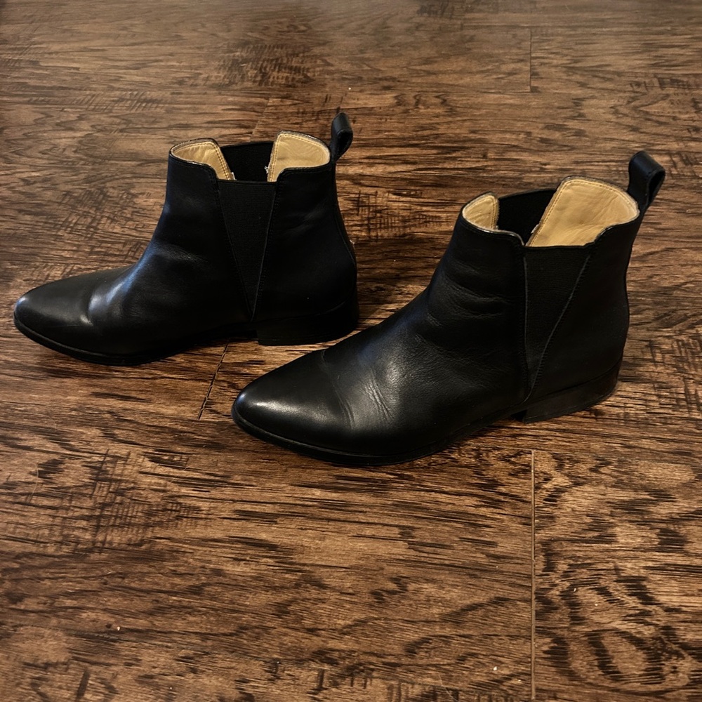 Nisolo Black Leather Chelsea Boot